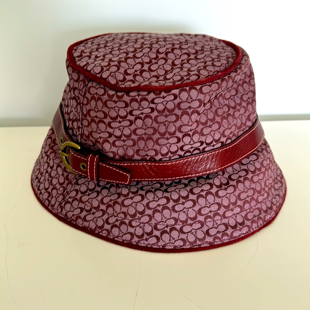Coach women’s signature bucket hat Y2K size PS